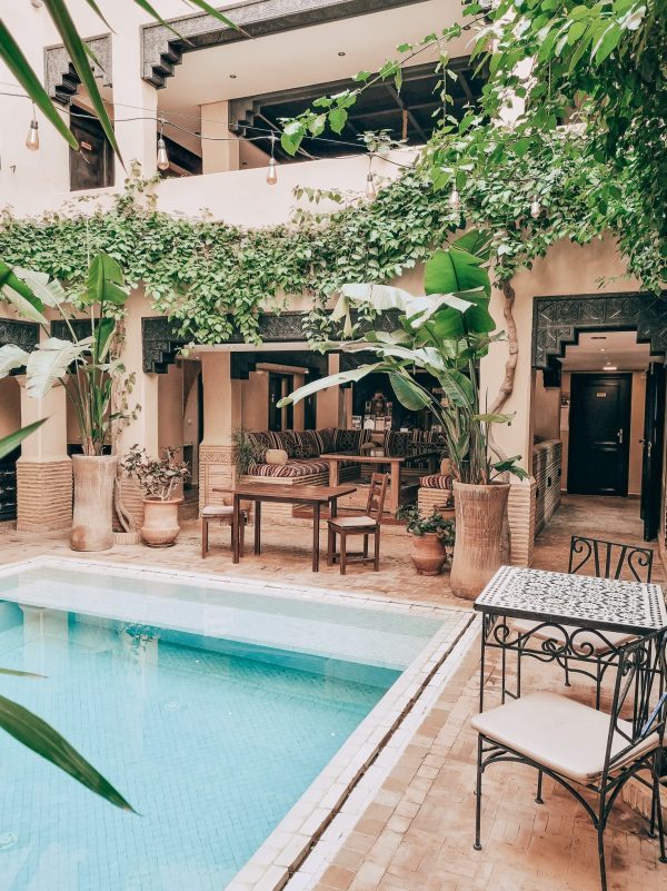 Resurface - shared-twin-room-male