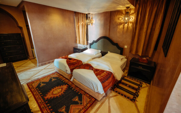 Resurface - shared-twin-room-female